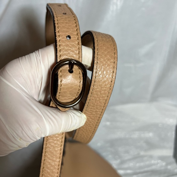 Gucci Bamboo Nouveau Camellia Medium
Fringe Bag - Picture 17 of 17